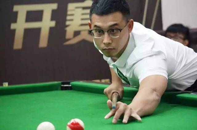 表现起伏较 表现起伏较