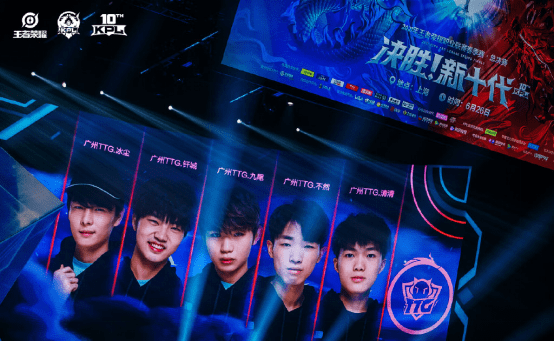 的表现和极 的表现和极