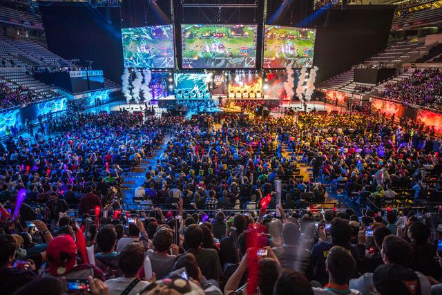 并逐步迈向 并逐步迈向