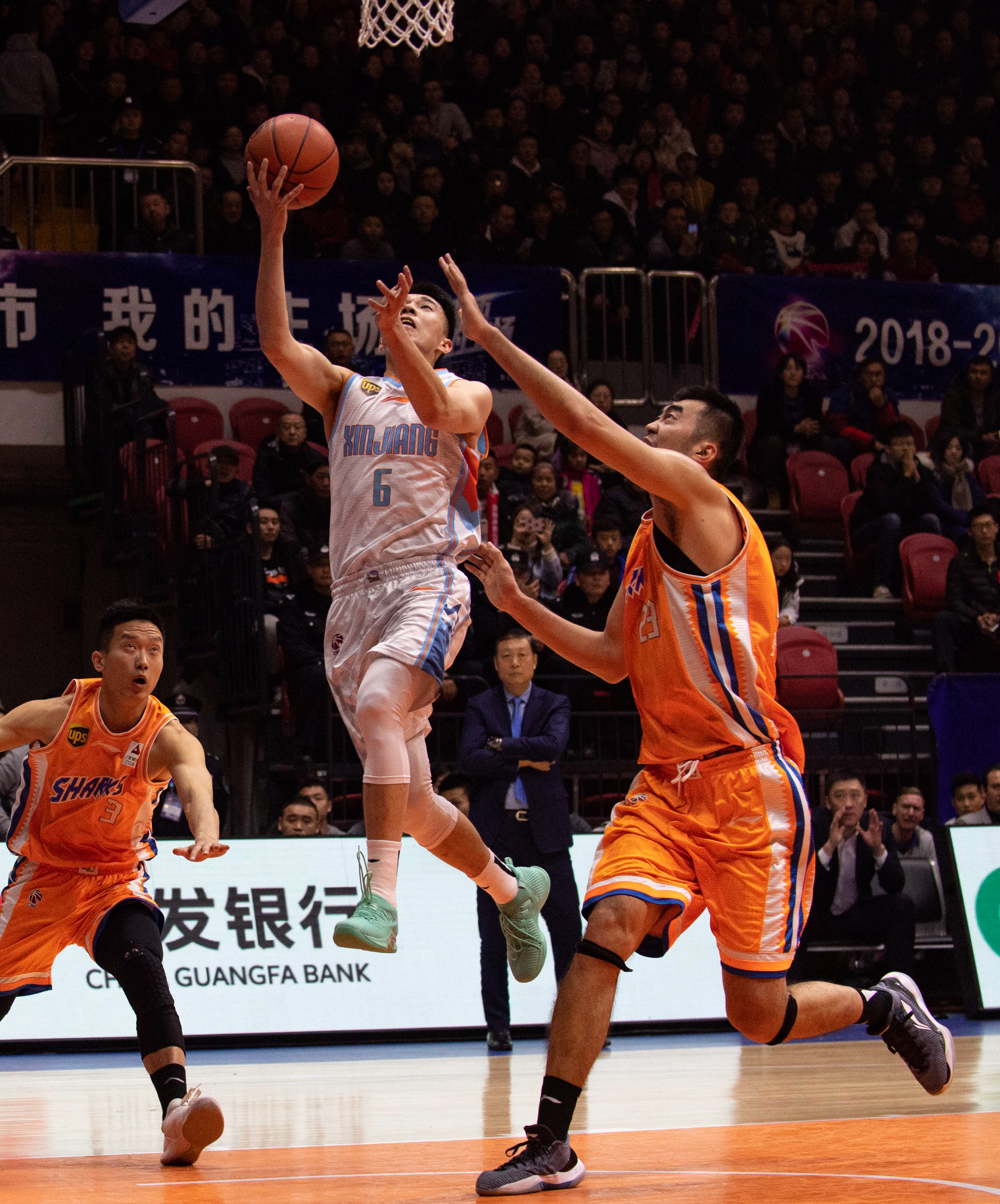 记者：那不勒斯有意引入马赛后卫普尔-利罗拉，还在评估其他选择