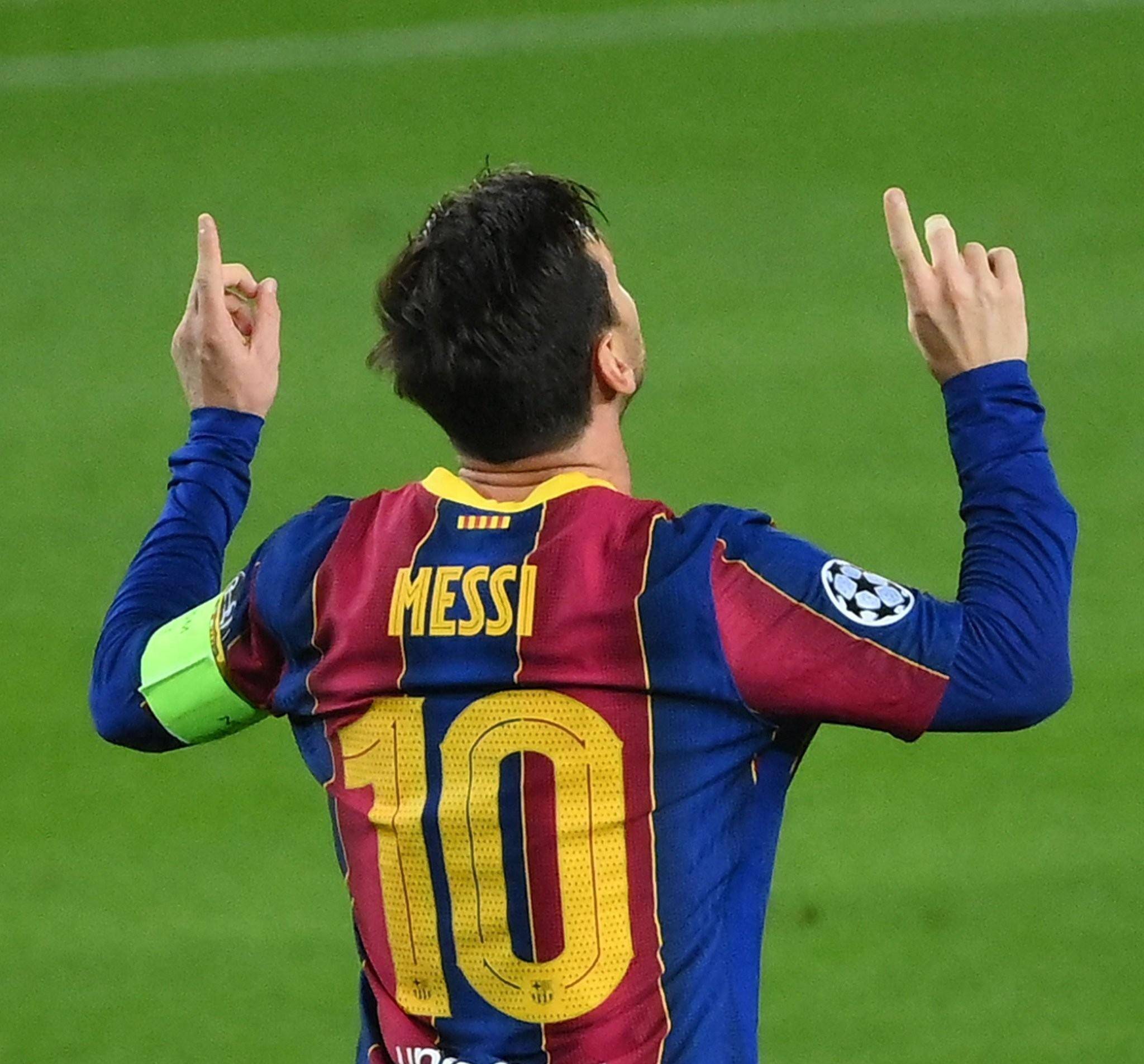 不靠夸张碰 不靠夸张碰