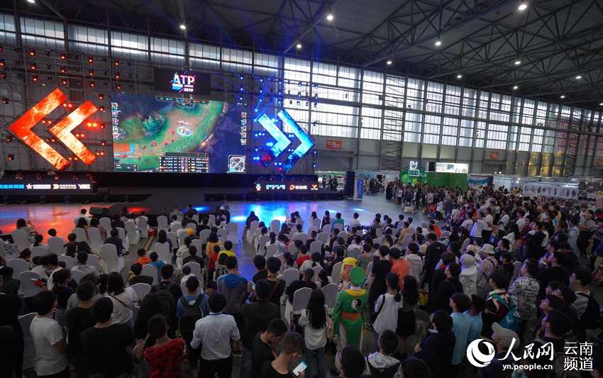 臂3D与多 臂3D与多